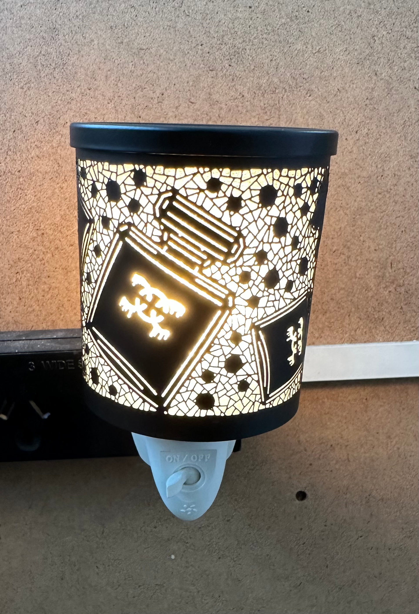 Black Perfume Queen Plug In Melt Warmer